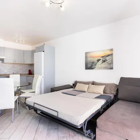 Bright & Elegant Duplex With Terrace And Pool, Just Steps From Puerto Colon Apartment *