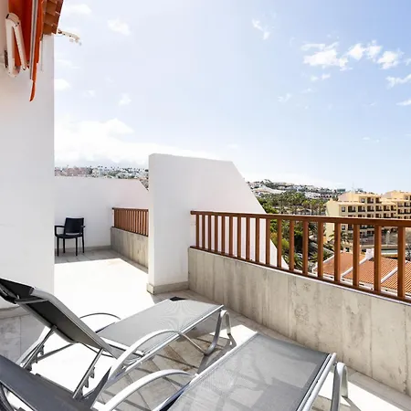 Bright & Elegant Duplex With Terrace And Pool, Just Steps From Puerto Colon