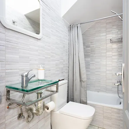 Bright & Elegant Duplex With Terrace And Pool, Just Steps From Puerto Colon Apartment *